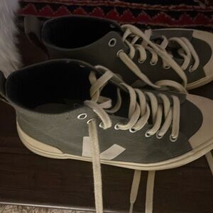 Veja high tops worn once size 7